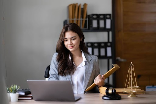 Como garantir a conformidade com as leis trabalhistas na sua empresa